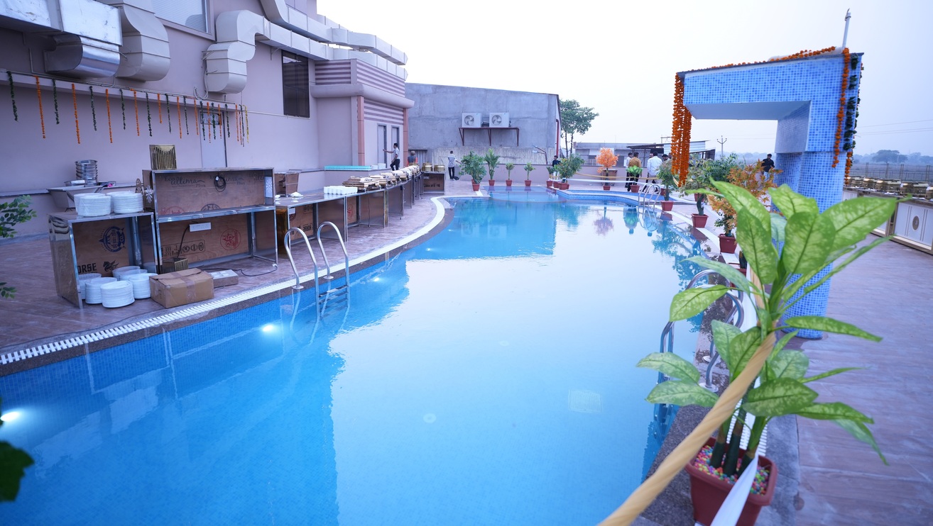 Luxury Budget Hotel in Mauranipur