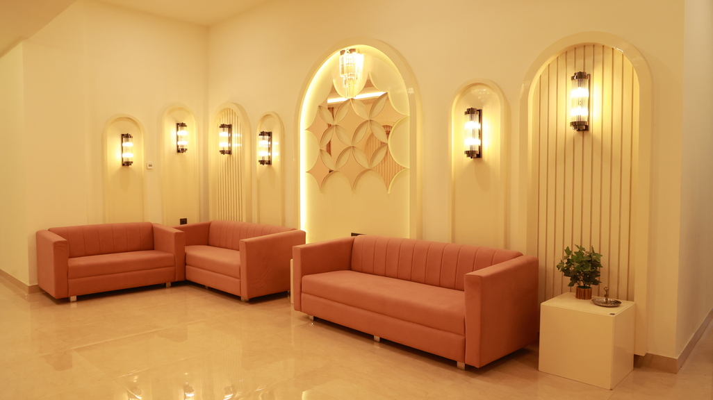 Luxury Hotel in Mauranipur